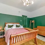 Monty House By The Sea